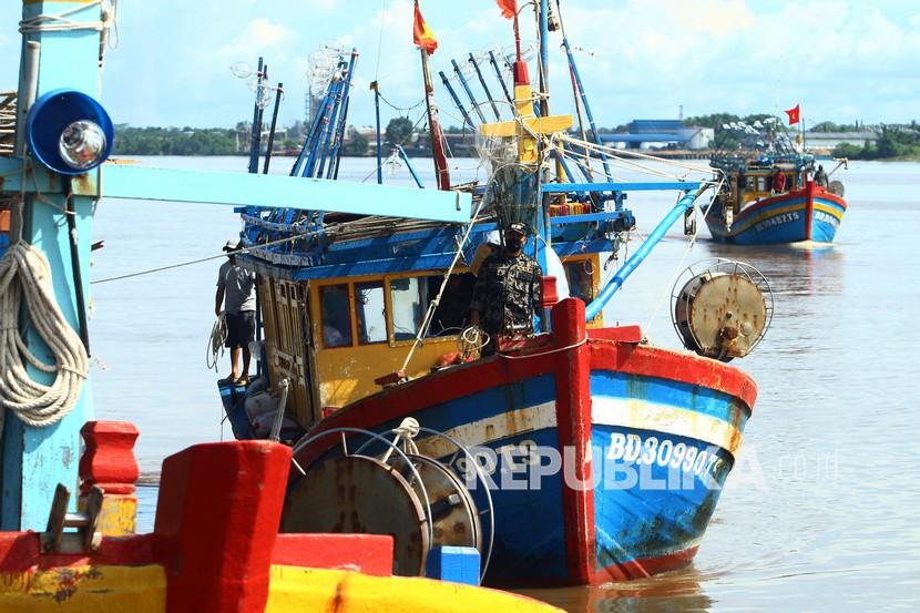 Detail Gambar Penangkapan Ikan Di Laut Sulawesi Nomer 7