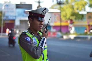 Detail Gambar Polisi Lucu Bahasa Jawa Nomer 46