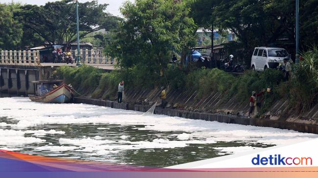 Detail Gambar Proses Terjadinya Pencemaran Air Yang Bahasa Indonesia Nomer 4
