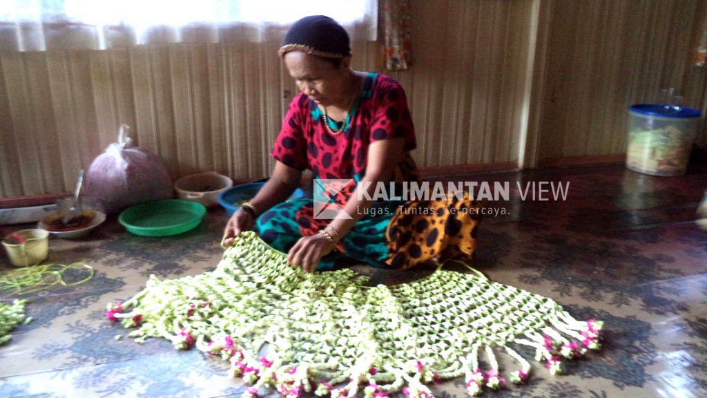 Detail Gambar Rangkaian Bunga Melati Untuk Pengantin Nomer 34