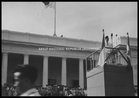 Detail Gambar Rapat Sedang Di Depan Nomer 13