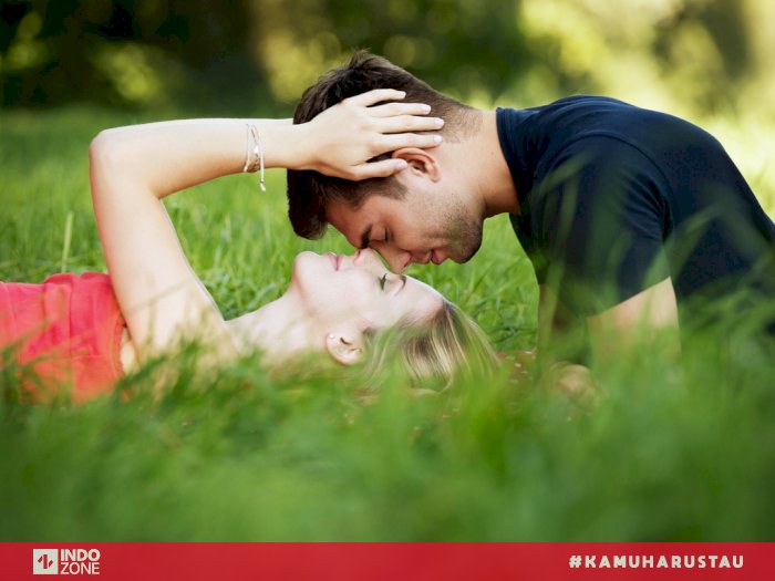 Gambar Romantis Melepaskan Cinta - KibrisPDR