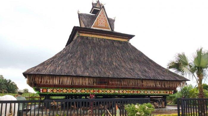 Detail Gambar Rumah Adat Batak Karo Beserta Namanya Nomer 12