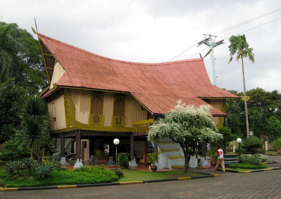 Detail Gambar Rumah Adat Kepulauan Riau Nomer 26