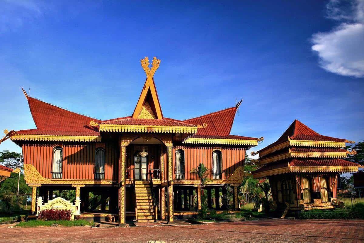 Detail Gambar Rumah Adat Kepulauan Riau Nomer 6