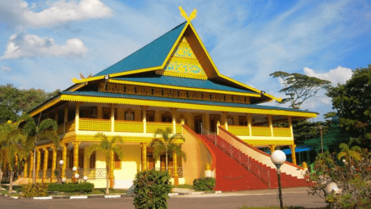 Detail Gambar Rumah Adat Kepulauan Riau Nomer 8