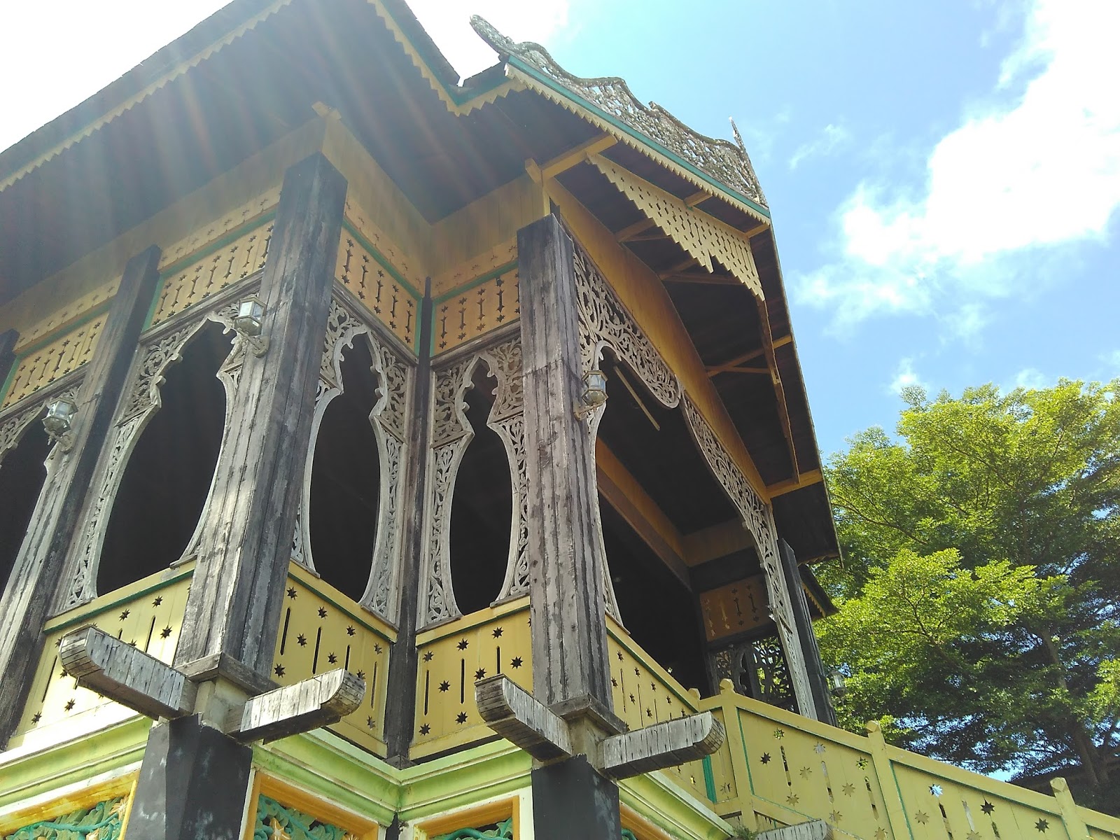 Detail Gambar Rumah Adat Ketapang Nomer 18