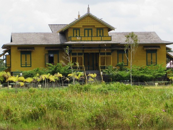 Detail Gambar Rumah Adat Ketapang Nomer 6