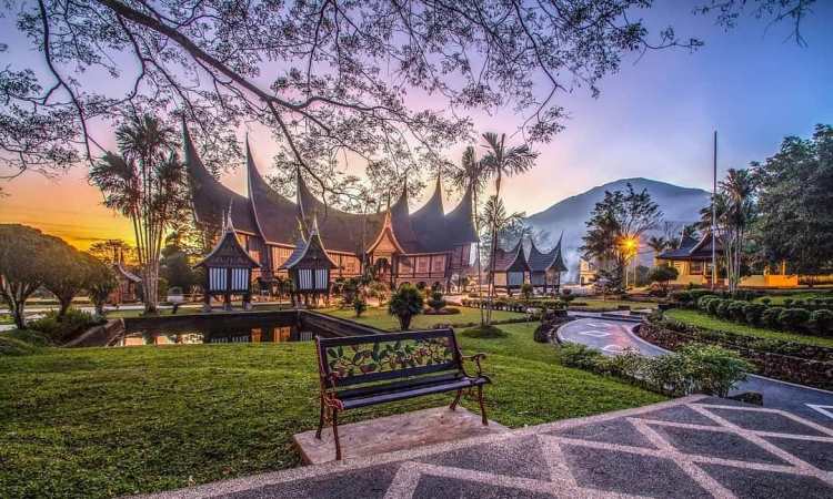 Detail Gambar Rumah Gadang Untuk Diwarnai Nomer 26