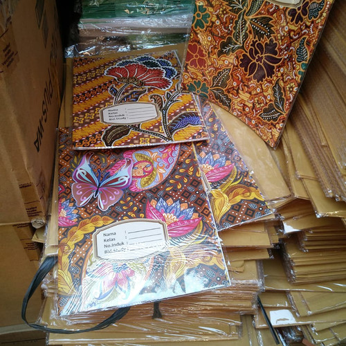 Detail Gambar Sampul Buku Batik Nomer 15