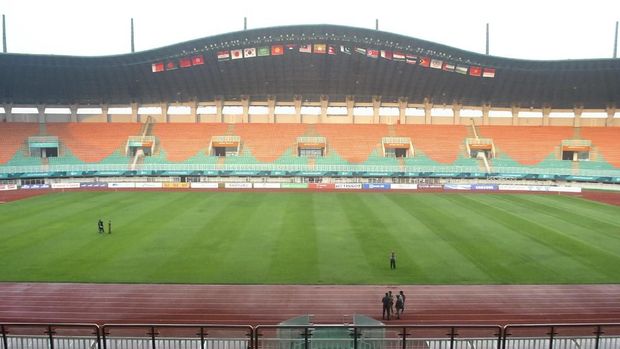 Detail Gambar Stadion Lapangan Sepak Bola Di Indonesia Nomer 23