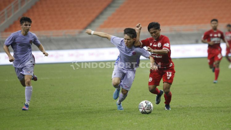 Detail Gambar Stadion Lapangan Sepak Bola Di Indonesia Nomer 33