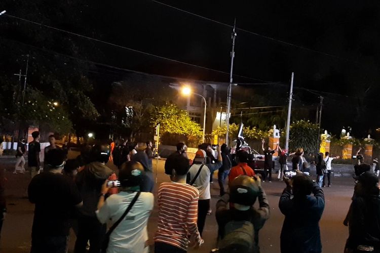 Detail Gambar Suasana Malam Hari Untuk Di Warnai Nomer 31