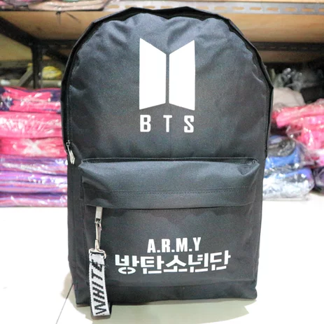 Detail Gambar Tas Bts Dan Army Untuk Liburan Nomer 13