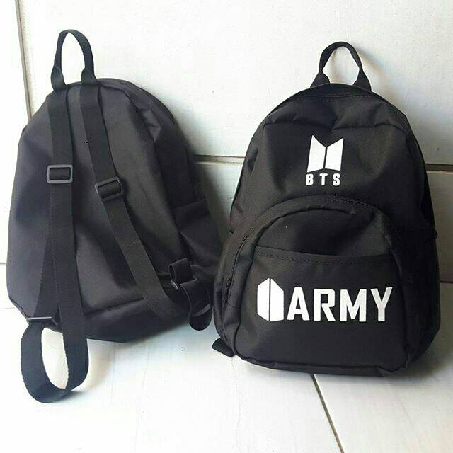 Detail Gambar Tas Bts Dan Army Untuk Liburan Nomer 28