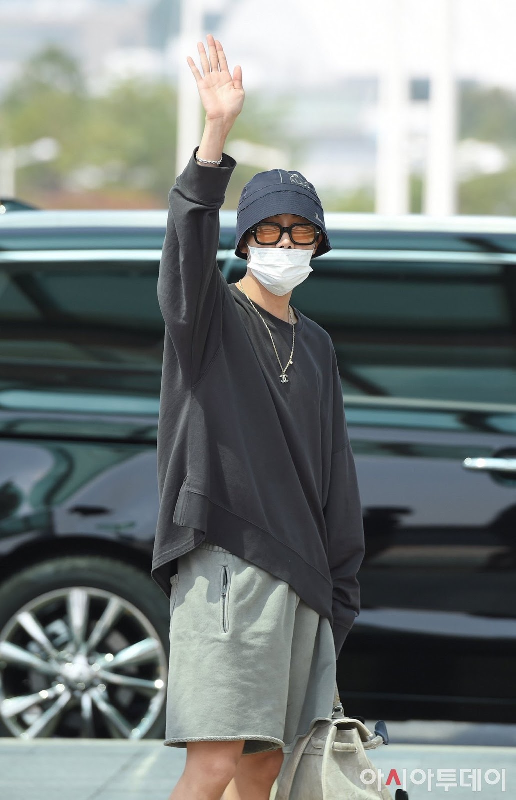 Detail Gambar Tas Bts Dan Army Untuk Liburan Nomer 49