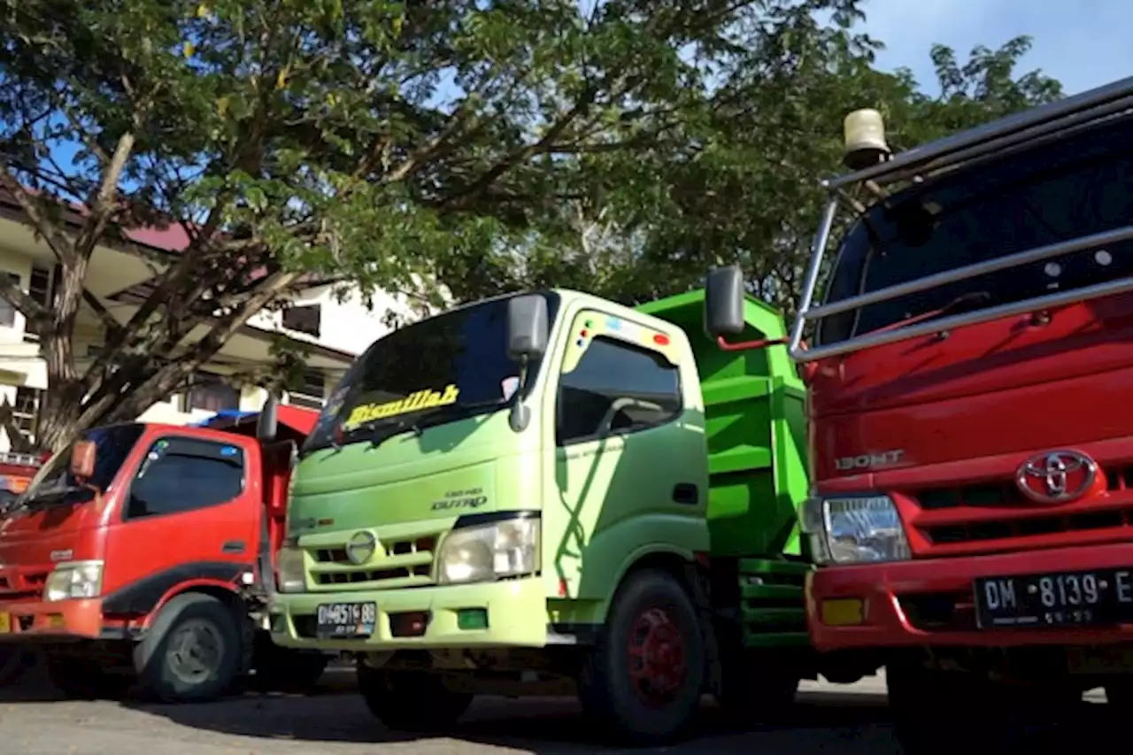 Detail Gambar Truk Safari Untuk Anak Anak Belum Diwarna Nomer 35