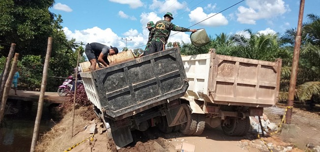 Detail Gambar Truk Safari Untuk Anak Anak Belum Diwarna Nomer 3