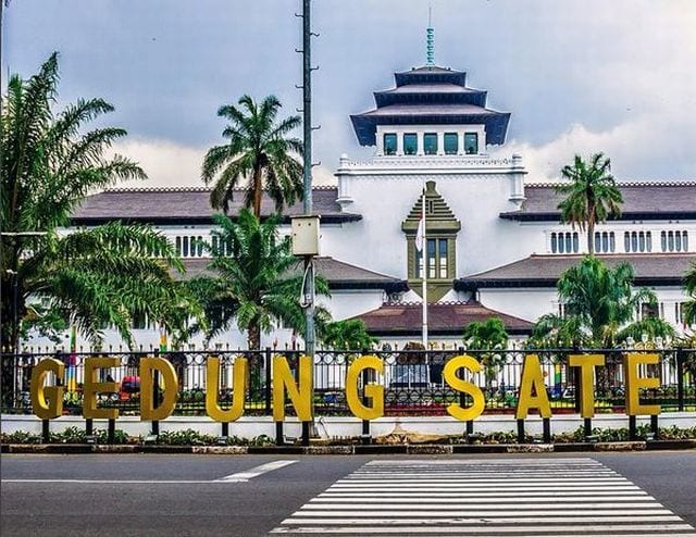 Detail Gambar Vektor Dirgahayu Kota Hitam Putih Nomer 39