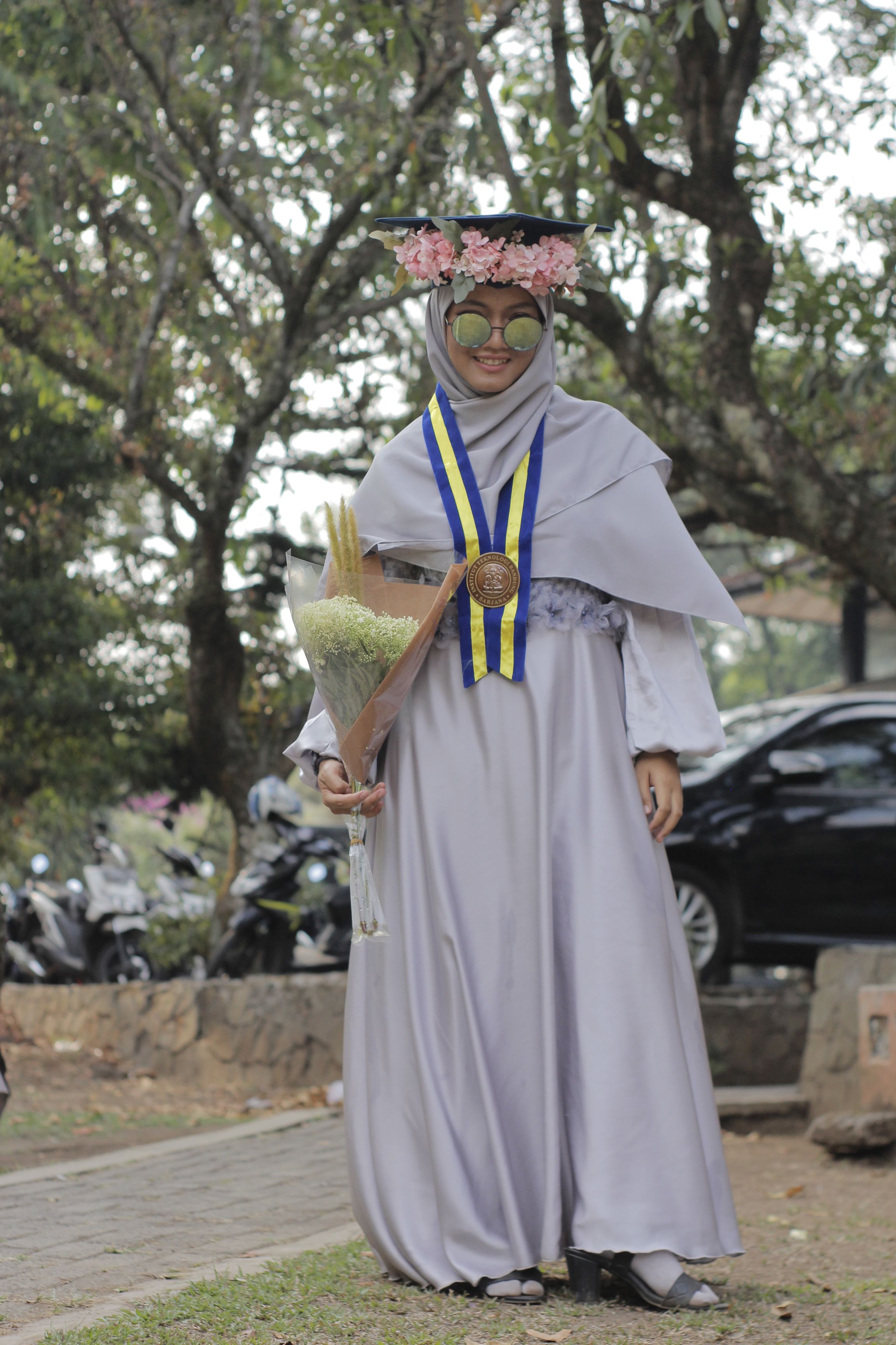 Detail Gamis Untuk Wisuda Nomer 16