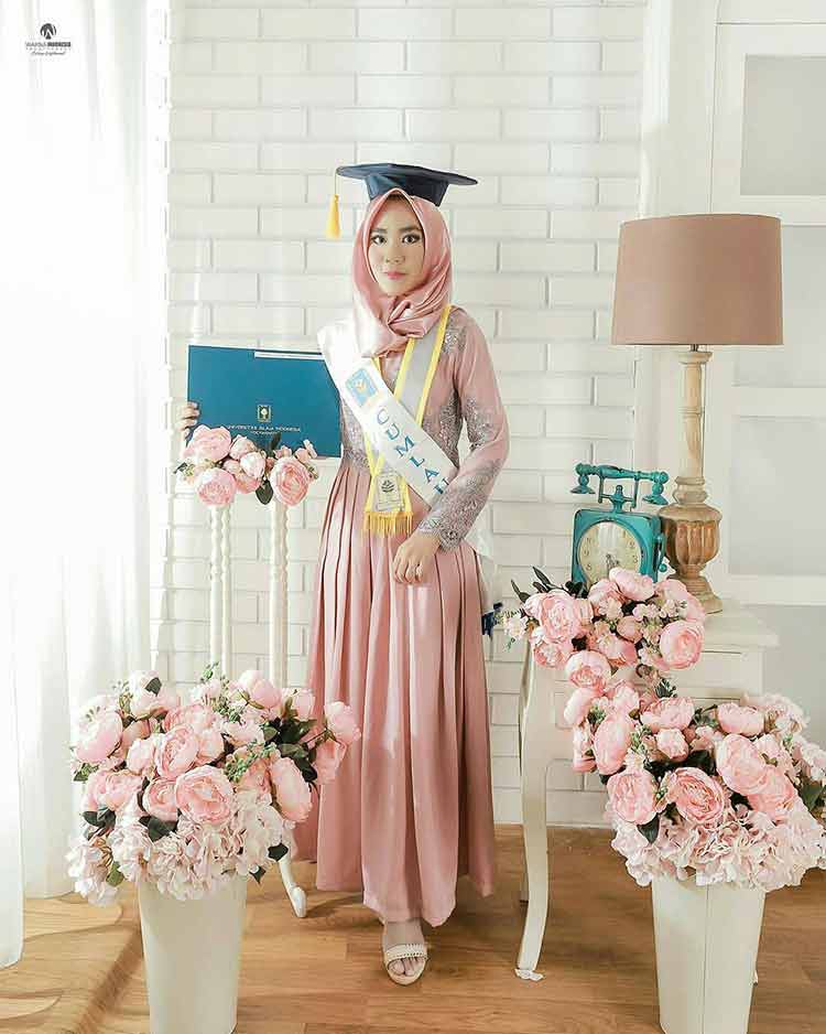 Detail Gamis Untuk Wisuda Nomer 31