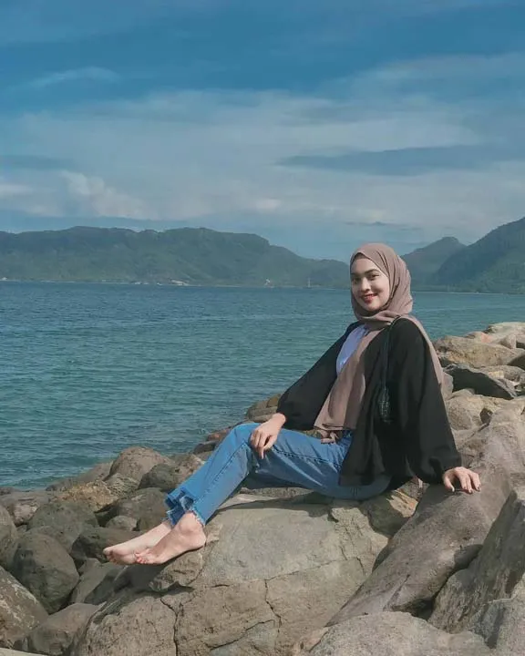 Detail Gaya Foto Ala Selebgram Di Pantai Nomer 10