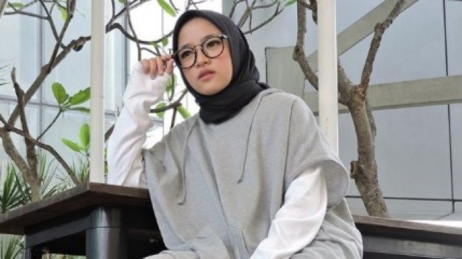 Detail Gaya Foto Hijab Kekinian Nomer 38