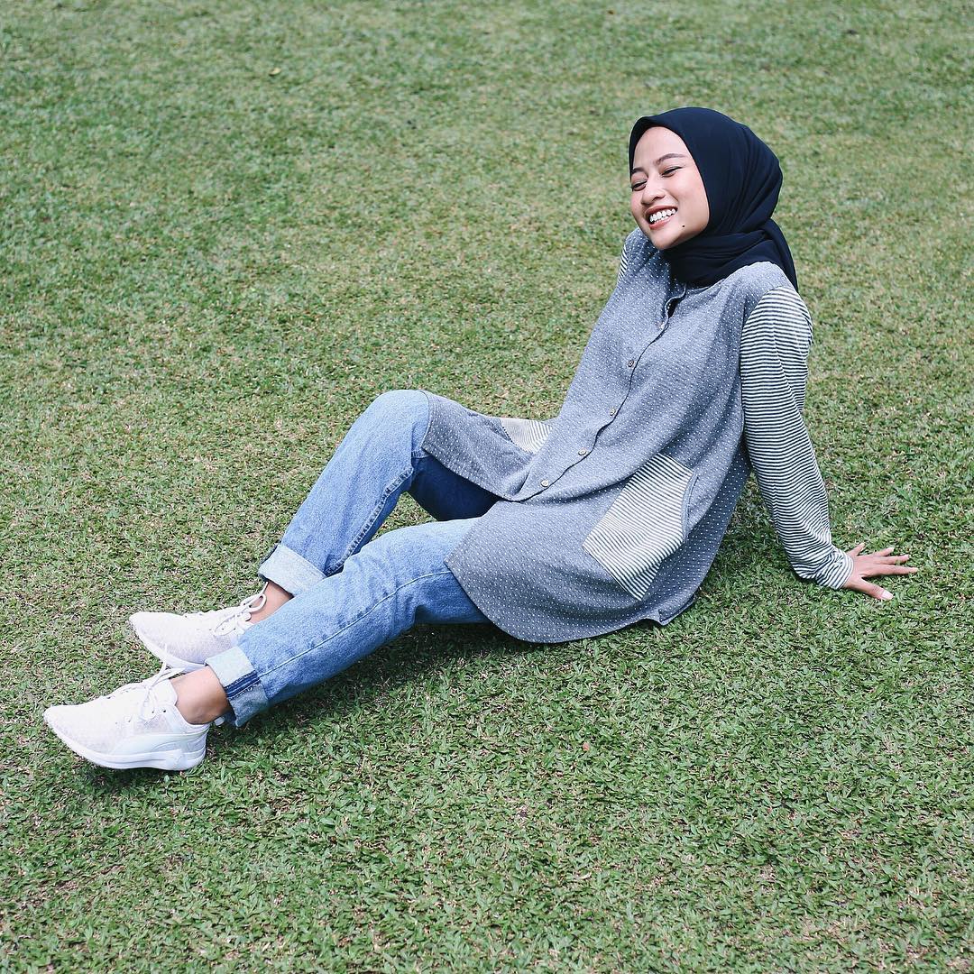 Detail Gaya Foto Ootd Hijab Nomer 17