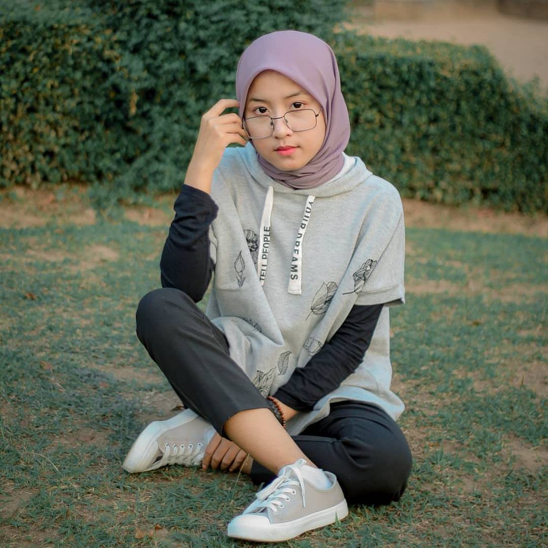 Detail Gaya Foto Ootd Hijab Nomer 20