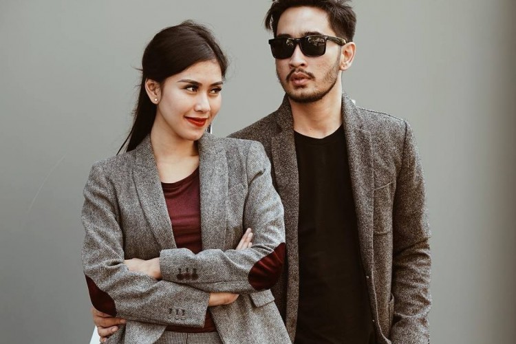 Detail Gaya Foto Pasangan Romantis Nomer 35