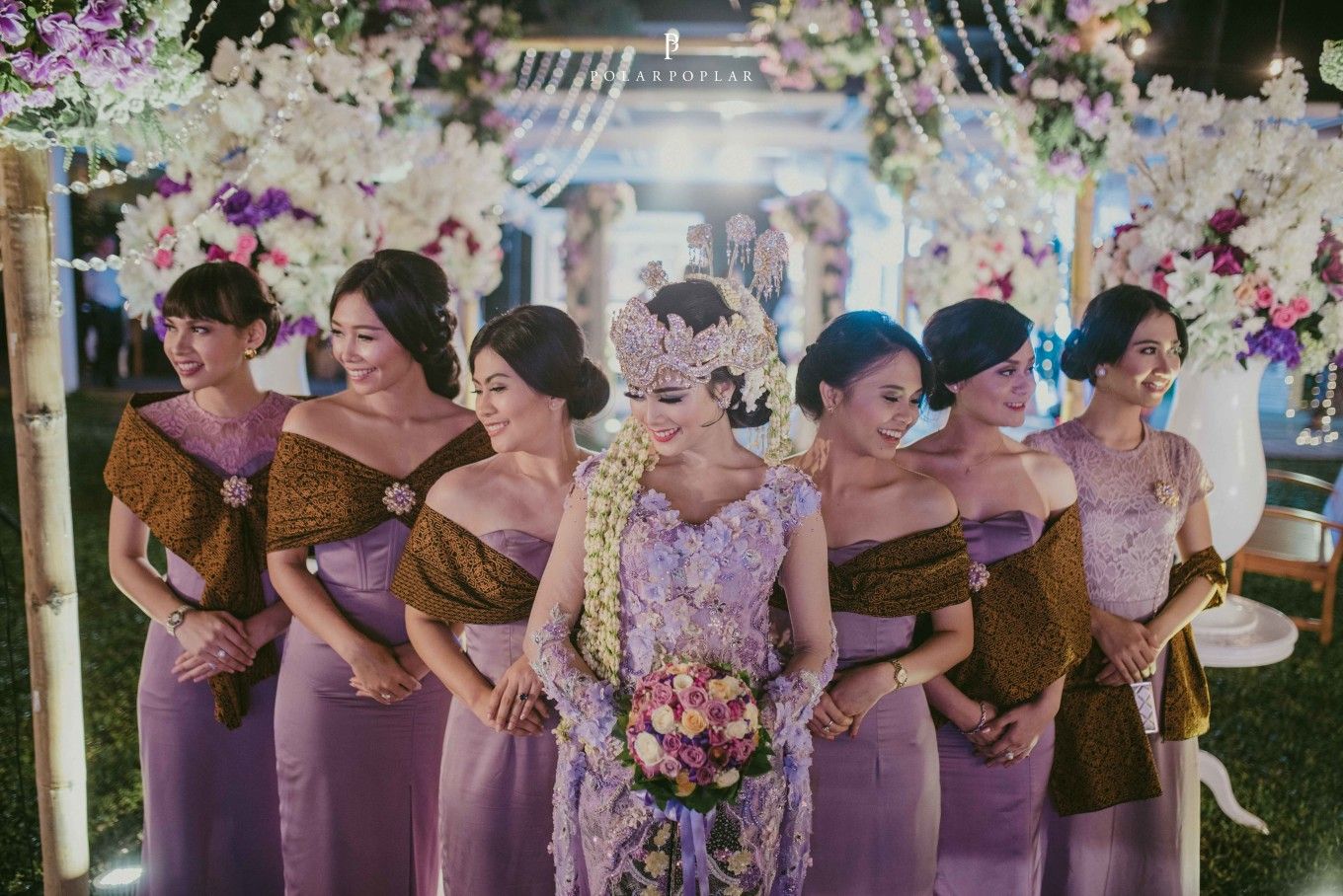 Detail Gaya Foto Pengantin Dan Pagar Ayu Nomer 17