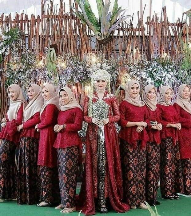 Detail Gaya Foto Pengantin Dan Pagar Ayu Nomer 23