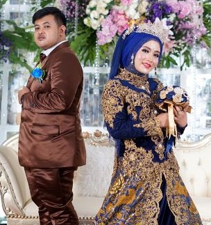 Detail Gaya Foto Pengantin Dan Pagar Ayu Nomer 35