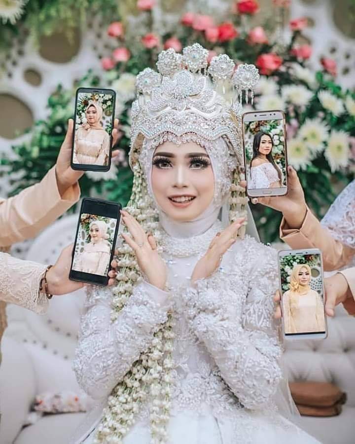 Detail Gaya Foto Pengantin Dan Pagar Ayu Nomer 44