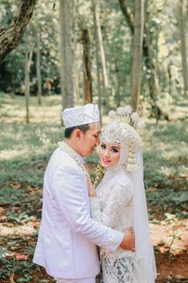 Detail Gaya Foto Pengantin Kekinian Nomer 30