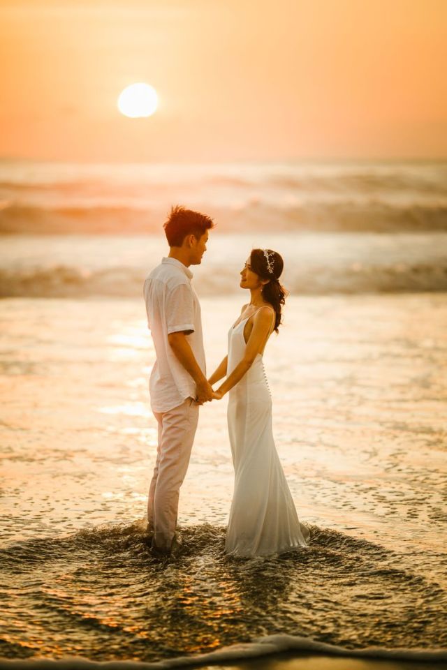 Detail Gaya Foto Prewed Di Pantai Nomer 5