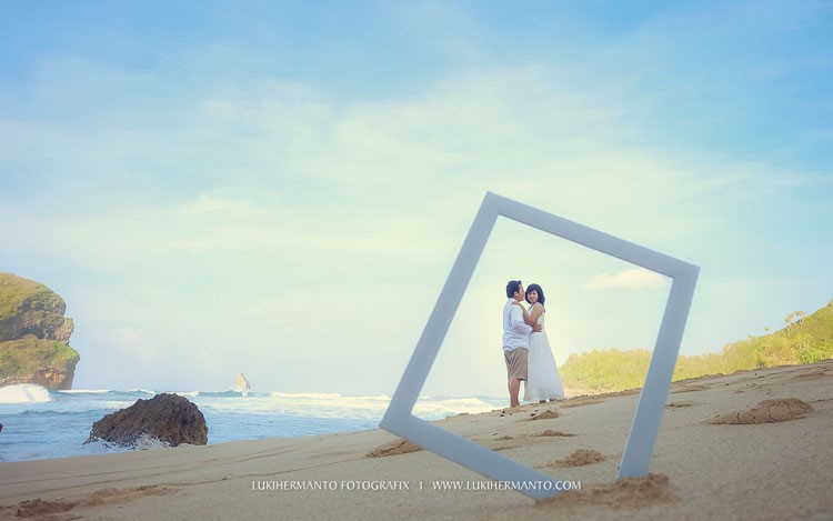 Detail Gaya Foto Prewed Di Pantai Nomer 46