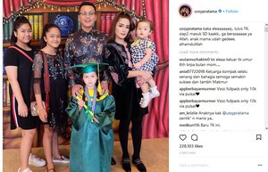 Detail Gaya Foto Wisuda Keluarga Nomer 44