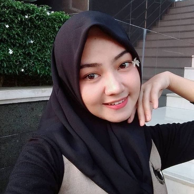 Detail Gaya Selfie Keren Wanita Nomer 11