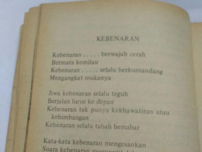 Detail Geguritan Tema Buku Nomer 11