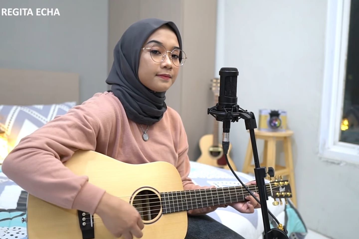 Detail Gitar Untuk Perempuan Nomer 22