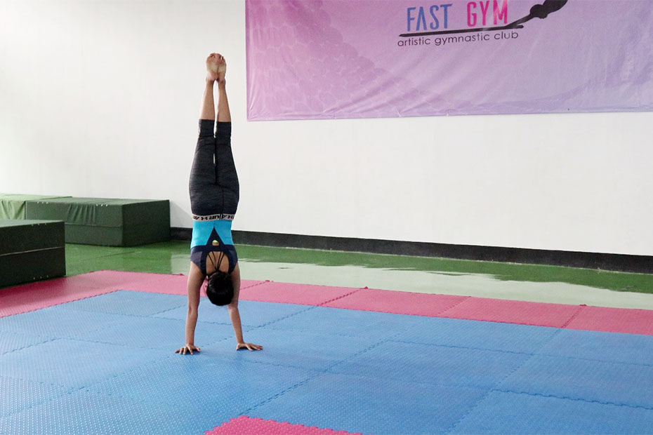 Detail Handstand Adalah Berdiri Dengan Nomer 29