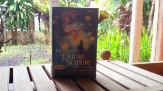 Detail Harga Buku Dunia Sophie Nomer 50