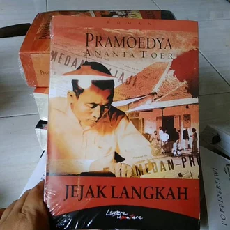 Detail Harga Buku Jejak Langkah Nomer 11