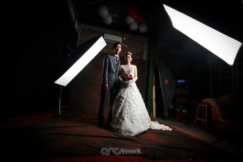 Download Harga Foto Prewedding Di Studio Surabaya Nomer 11