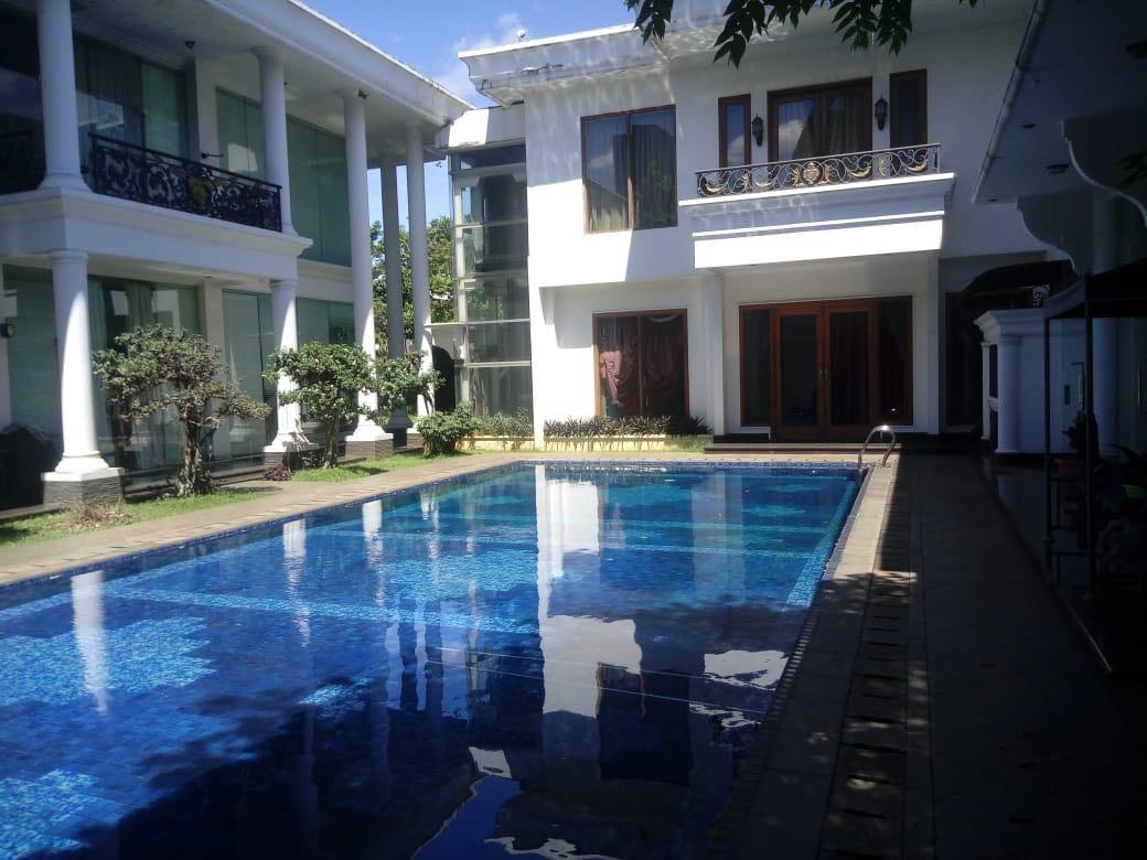 Detail Harga Rumah Yang Ada Kolam Renang Nomer 29