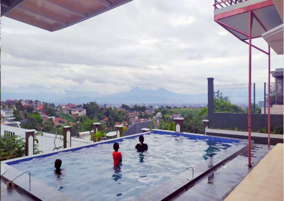 Detail Harga Rumah Yang Ada Kolam Renang Nomer 34