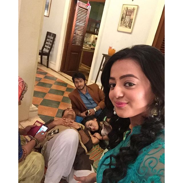 Detail Helly Shah And Namish Taneja Nomer 35