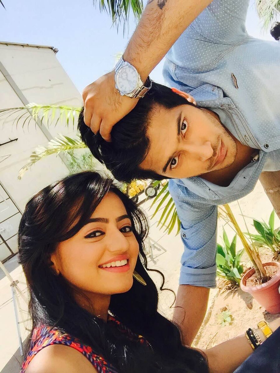 Detail Helly Shah And Namish Taneja Nomer 44