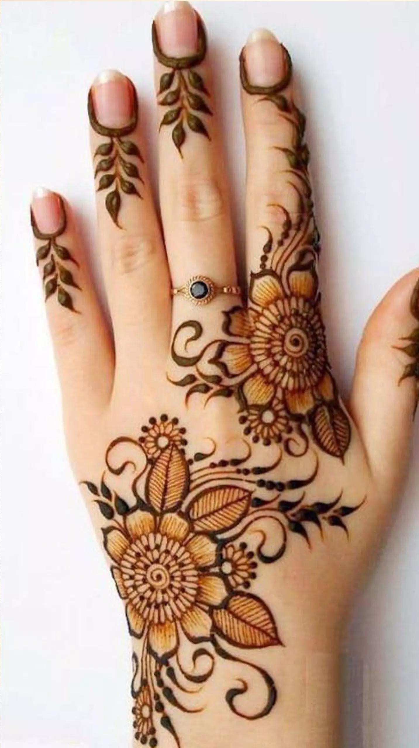 Detail Henna Simple Di Telapak Tangan Nomer 33